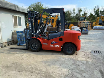 Dizel viljuškar HELI