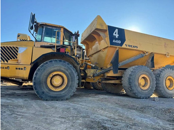 Zglobni kiper VOLVO A40D