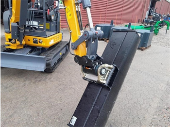 Lizing XCMG xe27e u/hus  XCMG xe27e u/hus: slika 4