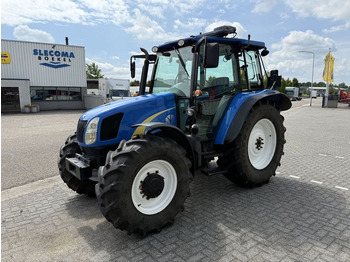 Traktor NEW HOLLAND T5000