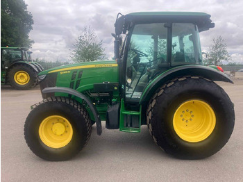 Traktor John Deere 5085M: slika 2