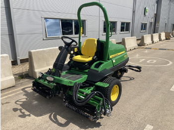 Baštenska kosačica JOHN DEERE 7200