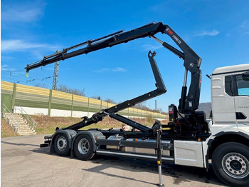Kamion sa hidrauličnom kukom, Kamion sa dizalicom MAN TGS 26.470 6x2 Abrollkipper + Kran Hiab 228-4: slika 2