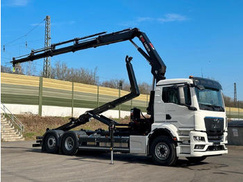 Kamion sa hidrauličnom kukom, Kamion sa dizalicom MAN TGS 26.470 6x2 Abrollkipper + Kran Hiab 228-4: slika 3