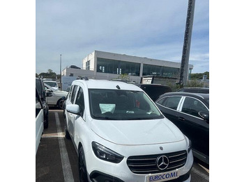 Automobil MERCEDES-BENZ