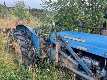 Traktor Ca. 1961 Fordson Super Major 4×2 Tractor w/ Bucket: slika 2