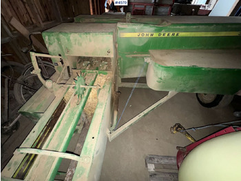 Oprema za prevrtanje i razlaganje John Deere 332A Square baler: slika 2