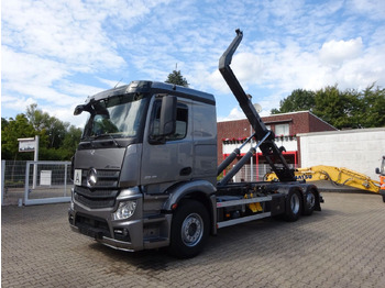 Kamion sa hidrauličnom kukom MERCEDES-BENZ Actros 2545
