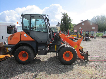 Utovarivač točkaš KOMATSU WA80