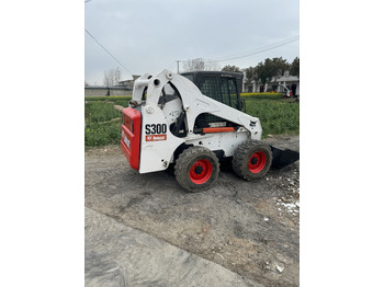 Mini utovarivač BOBCAT S300: slika 4