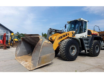 Utovarivač točkaš LIEBHERR L 580