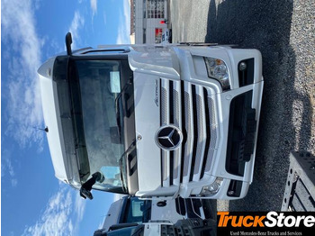 Tegljač MERCEDES-BENZ Actros 1845