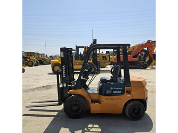 Dizel viljuškar Toyota FD30: slika 3 Dizel viljuškar Toyota FD30: slika 3