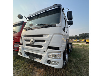 Tegljač SINOTRUK HOWO