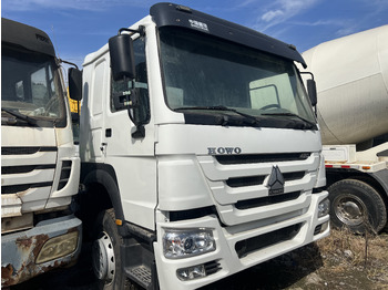 Tegljač SINOTRUK