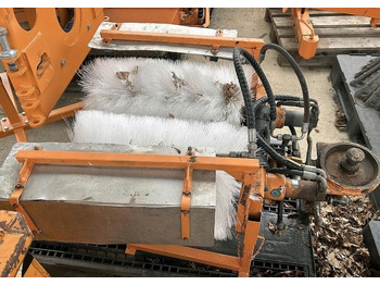 Metle Leitpfostenwaschgerät Fiedler FLW 500 für Mähausleger Böschungsmäher Böschungsmulcher FfM 400 500 600 Leitpfostenwaschmaschine: slika 2