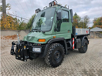 Korisno/ Posebno vozilo UNIMOG U300