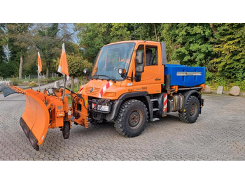 Vozilo za čišćenje snega UNIMOG