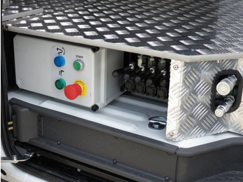 Lizing Comet IZOLACJA 46kV Podnośnik koszowy 14/2/8 JIB do pracy pod napięciem zamontowany na VAN 5,2 t Comet IZOLACJA 46kV Podnośnik koszowy 14/2/8 JIB do pracy pod napięciem zamontowany na VAN 5,2 t: slika 5 Lizing Comet IZOLACJA 46kV Podnośnik koszowy 14/2/8 JIB do pracy pod napięciem zamontowany na VAN 5,2 t Comet IZOLACJA 46kV Podnośnik koszowy 14/2/8 JIB do pracy pod napięciem zamontowany na VAN 5,2 t: slika 5