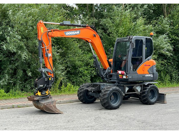 Bager točkaš DOOSAN DX57W