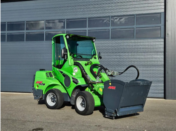 Kompaktni utovarivač guseničar AVANT