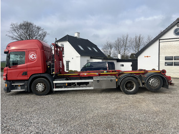 Kamion sa hidrauličnom kukom SCANIA P 320