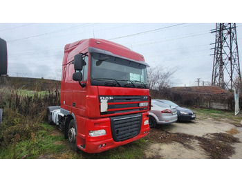 Tegljač DAF XF 105 460