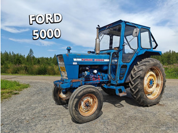 Traktor FORD