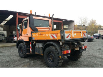 Korisno/ Posebno vozilo UNIMOG U300