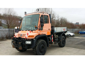 Korisno/ Posebno vozilo UNIMOG U300