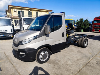 Kamion sa dizalicom IVECO Daily