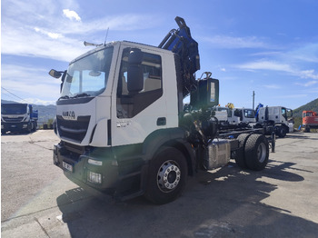 Kamion sa dizalicom IVECO Stralis