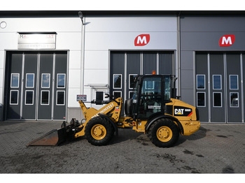 Utovarivač točkaš CATERPILLAR 906H