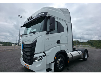 Tegljač IVECO