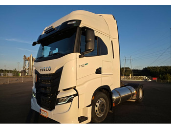 Tegljač IVECO