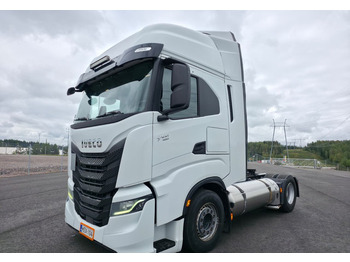 Tegljač IVECO