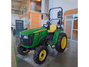 Traktor JOHN DEERE 3038E