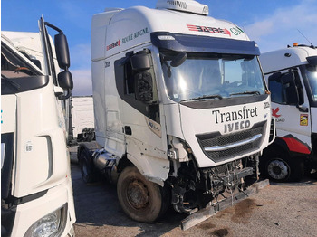 Tegljač IVECO