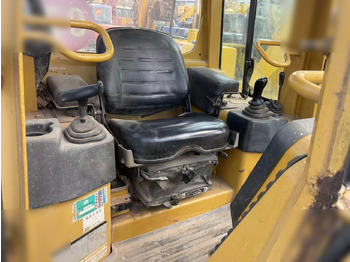 Buldožer CATERPILLAR D3G: slika 5