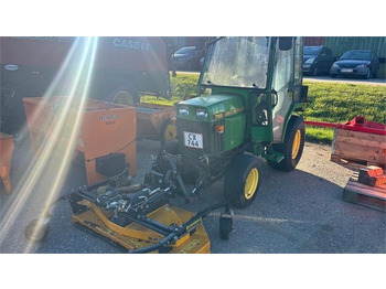 Komunalni traktor JOHN DEERE