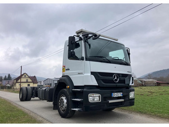 Kamion sa golom šasijom i zatvorenom kabinom MERCEDES-BENZ Axor 1829