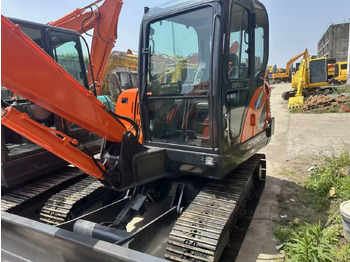 Novu Bager guseničar DOOSAN DX60: slika 2