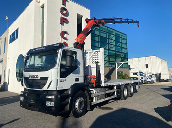 Kamion sa dizalicom IVECO