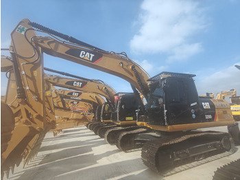Građevinska mašina CATERPILLAR