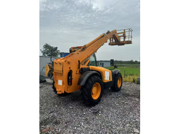 Teleskopski upravljač JCB