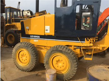 Grejder KOMATSU GD305: slika 4 Grejder KOMATSU GD305: slika 4