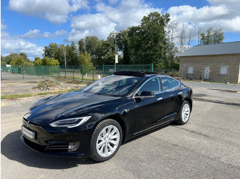 Limuzina TESLA