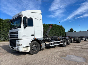 Kamion sa hidrauličnom kukom DAF XF 530