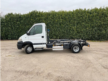 Kamion sa hidrauličnom kukom RENAULT Mascott