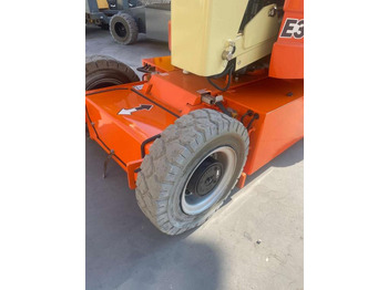 Zglobna platforma JLG E300AJP: slika 4 Zglobna platforma JLG E300AJP: slika 4
